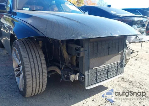 2018 BMW 330I xDrive z USA, uszkodzony, nr VIN WBA8D9C59JA608000